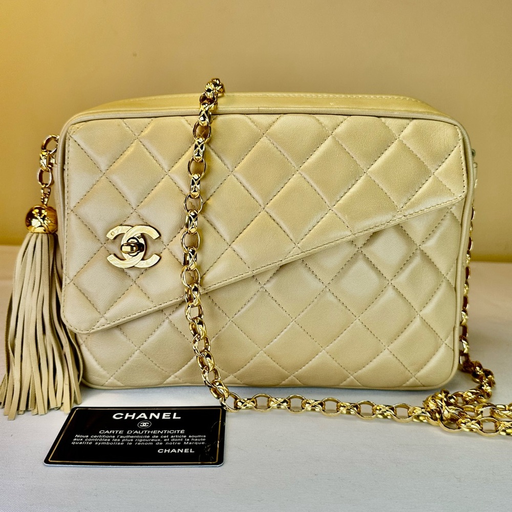 CHANEL Cream Quilted Bag with Gold Chain